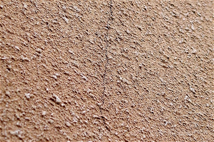 リシン外壁のヒビ